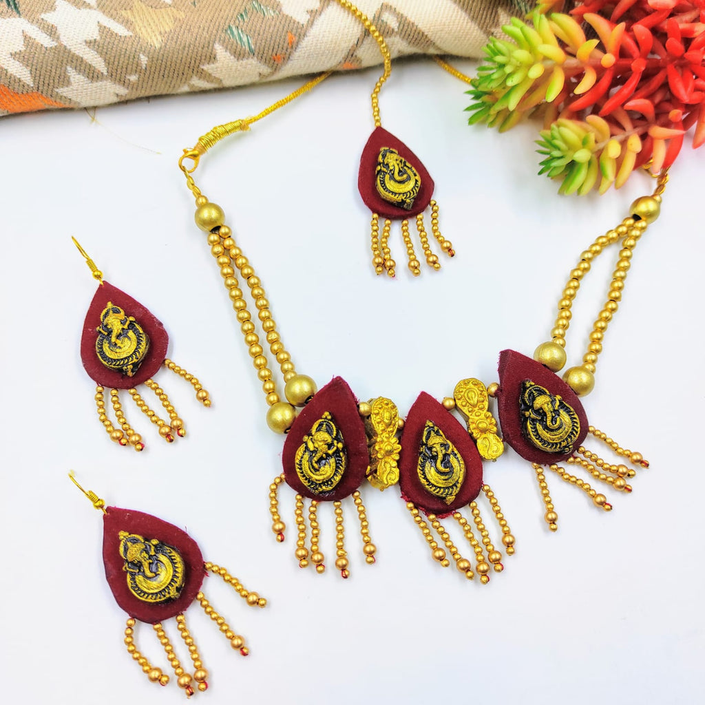 MAROON GANESH TERRACOTTA FABRIC JEWELLERY