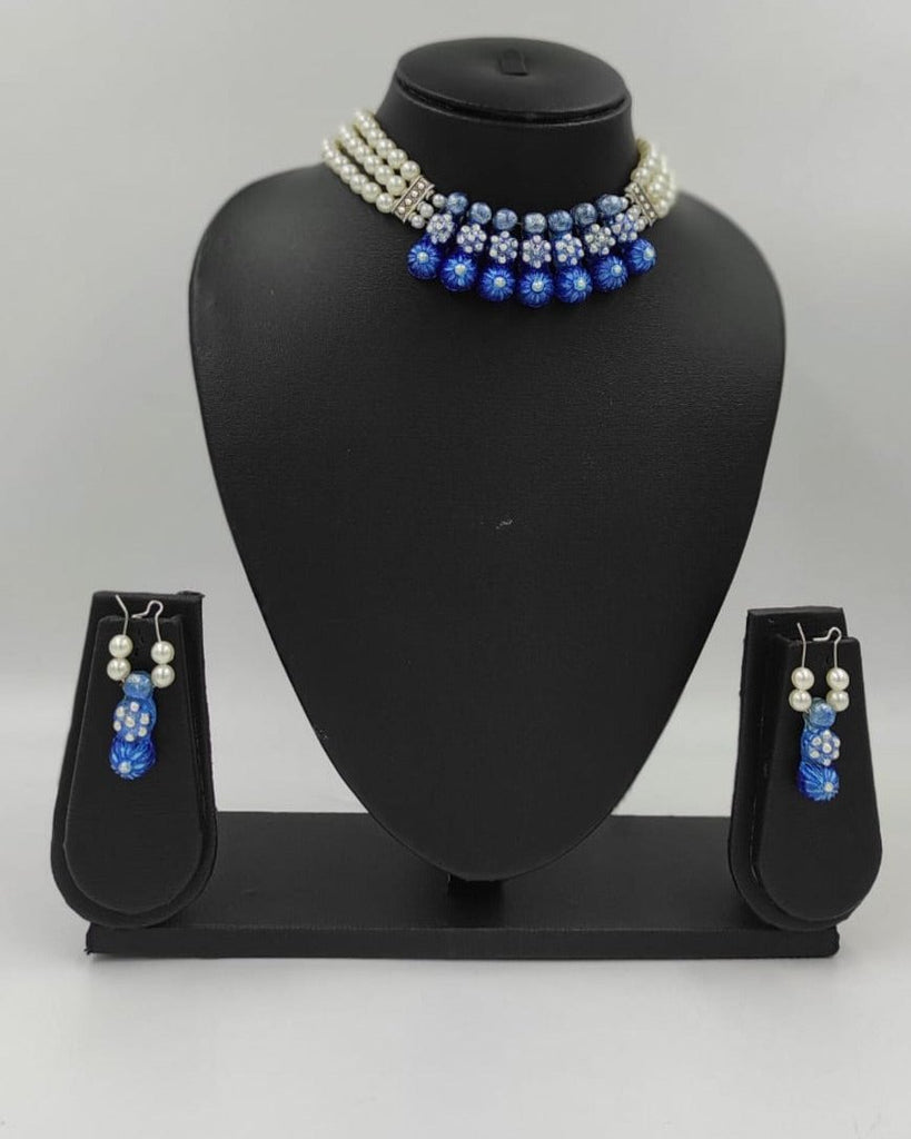 White Blue Choker Set