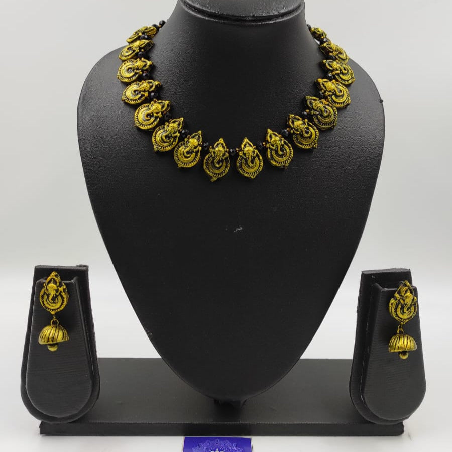 BLACK GOLDEN HANDMADE TERRACOTTA SET