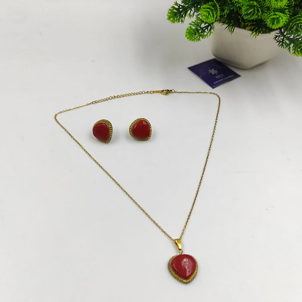 RED HANDMADE TERRACOTTA PENDENT CHAIN SET